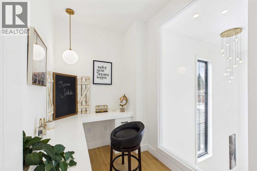 418 36 Street Sw, Calgary, Alberta  T3C 1P7 - Photo 23 - A2291204