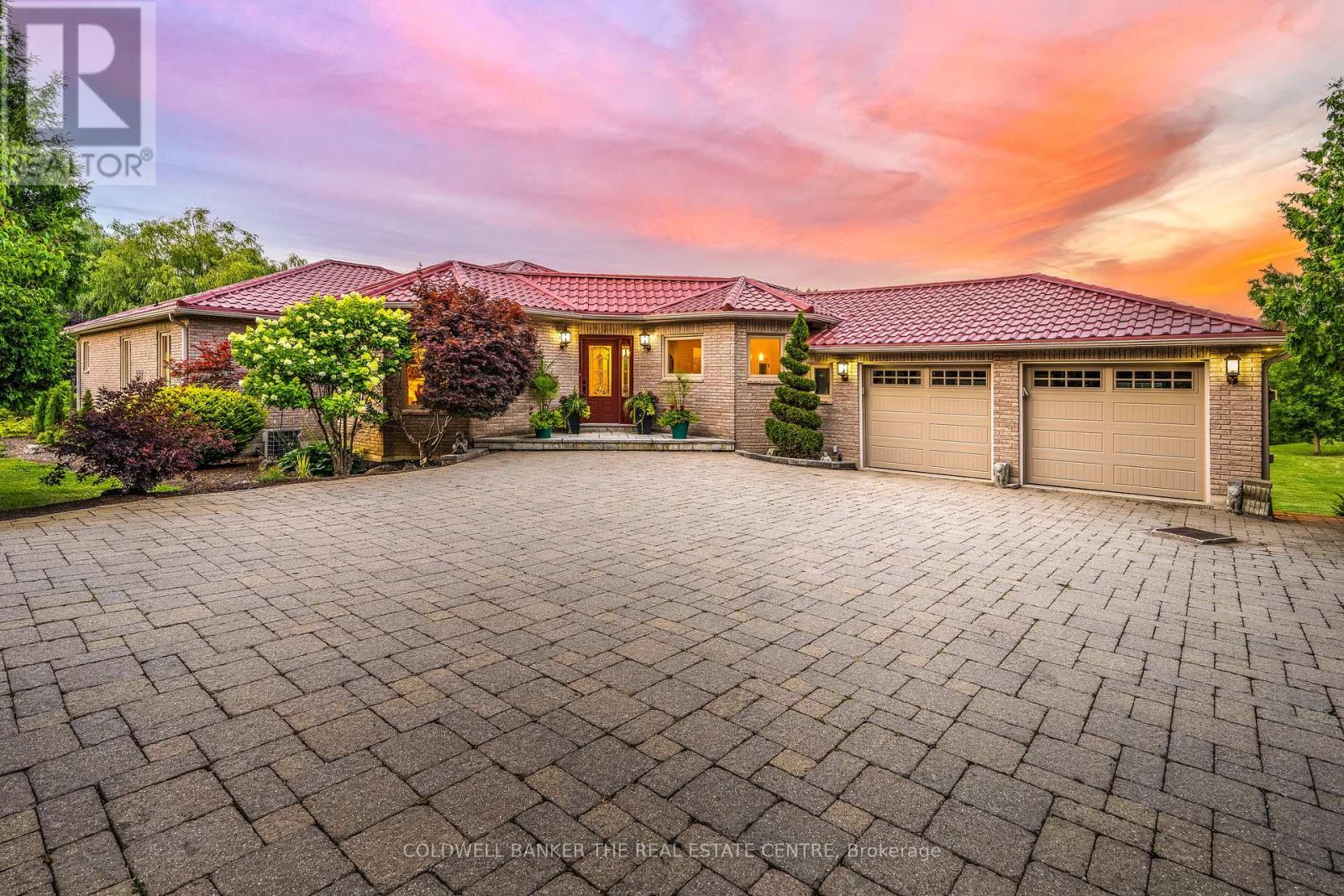 13715 Jane Street, King, Ontario  L7B 1A3 - Photo 1 - N12328096