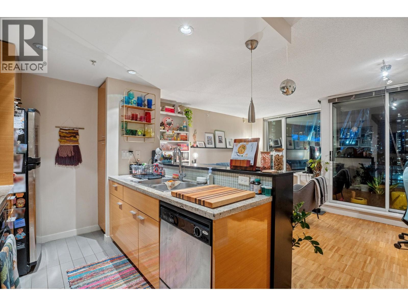 1901 33 Smithe Street, Vancouver, British Columbia  V6B 0B5 - Photo 12 - R3099217