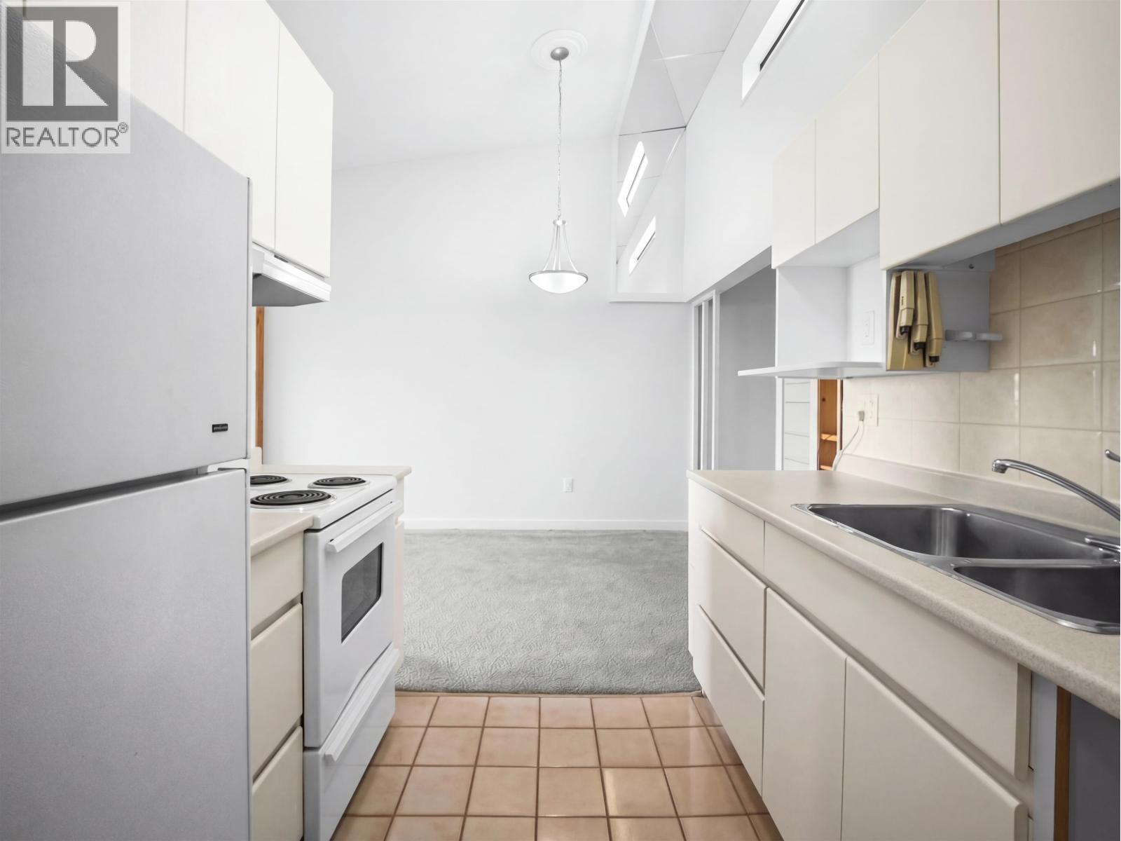 301 134 W 20th Street, North Vancouver, British Columbia  V7M 1Y4 - Photo 9 - R3099231