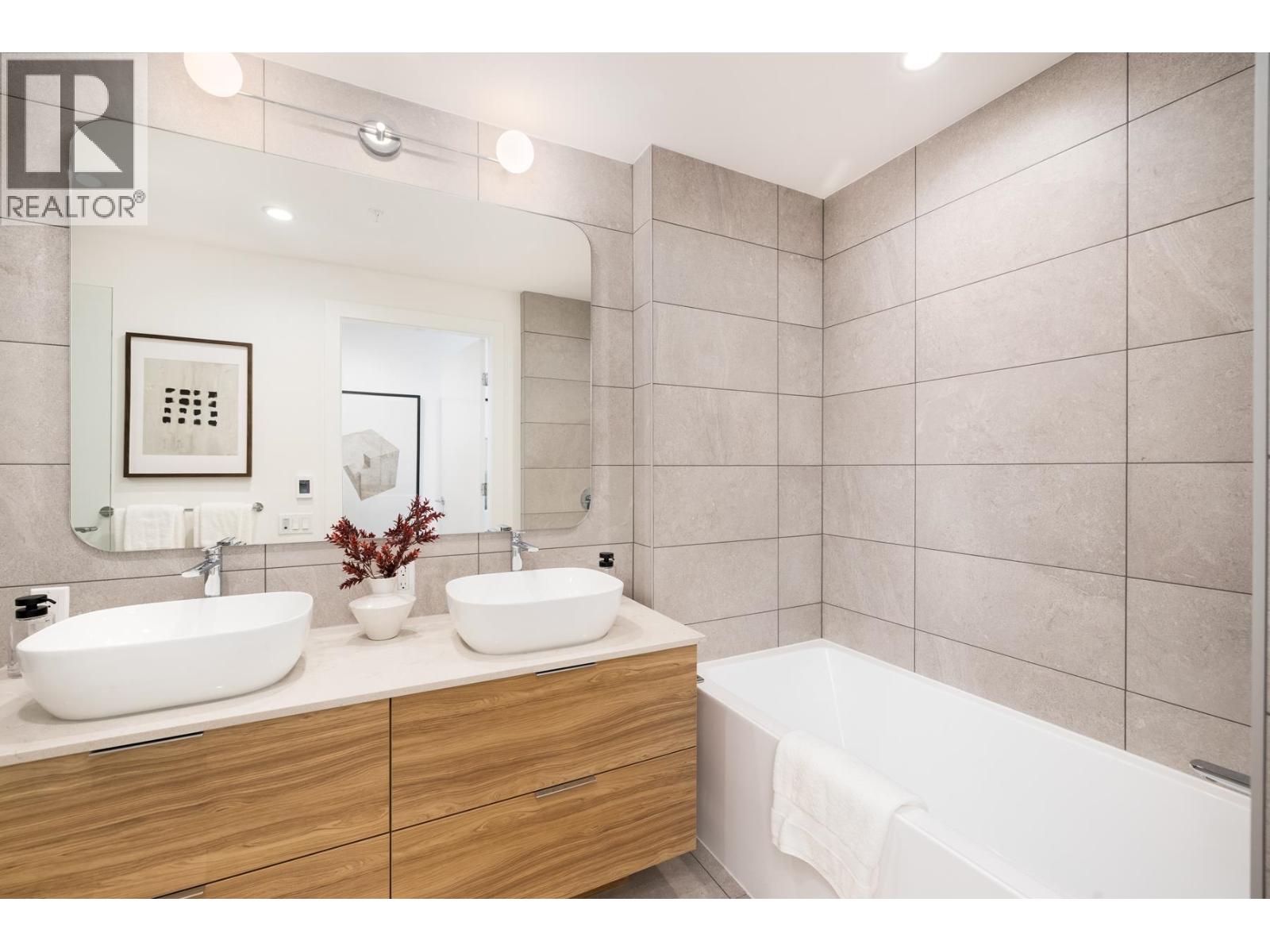 Ph 1103 2325 Emery Court, North Vancouver, British Columbia  V7J 0E8 - Photo 16 - R3099234