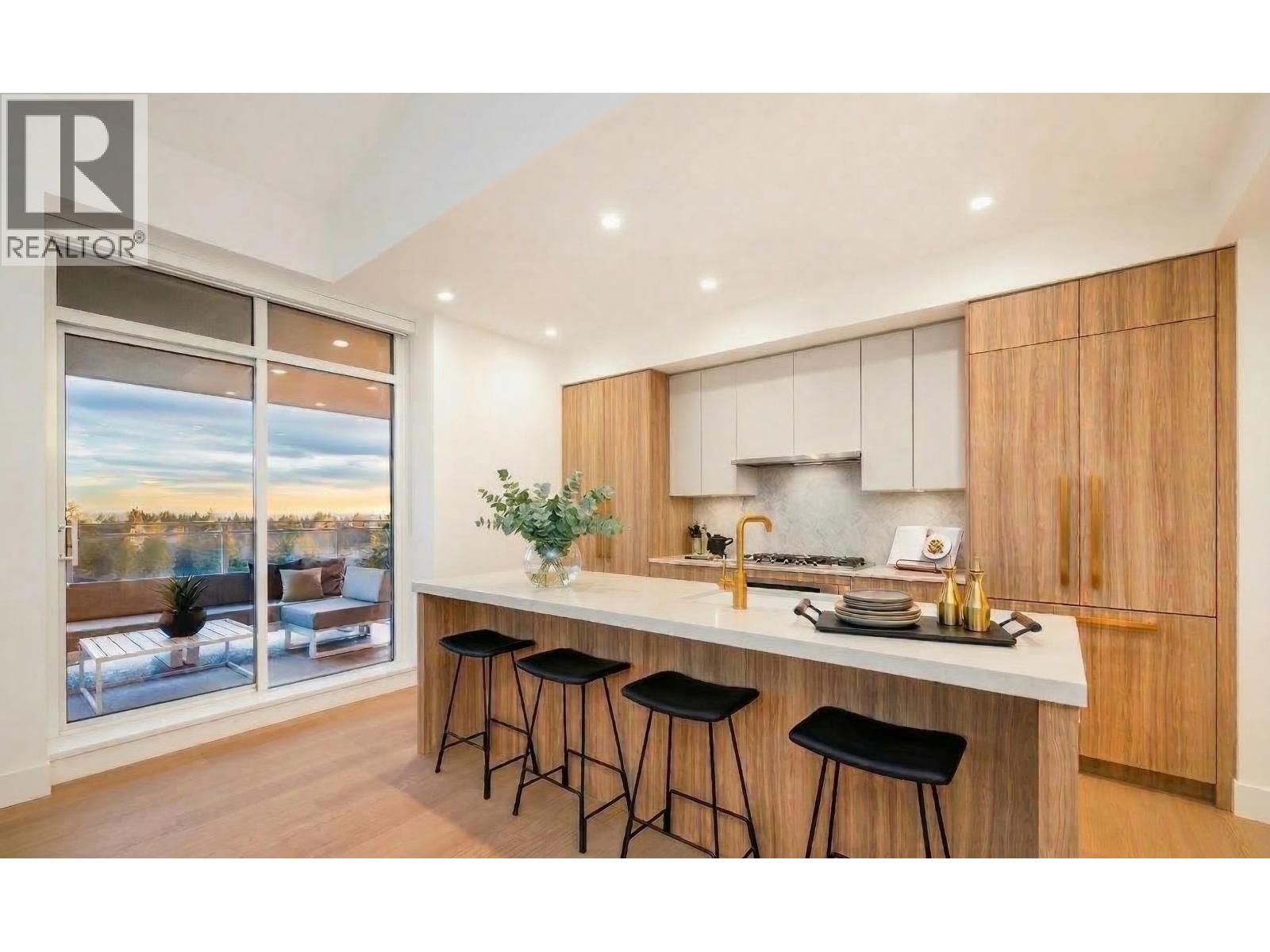 Ph 1103 2325 Emery Court, North Vancouver, British Columbia  V7J 0E8 - Photo 4 - R3099234