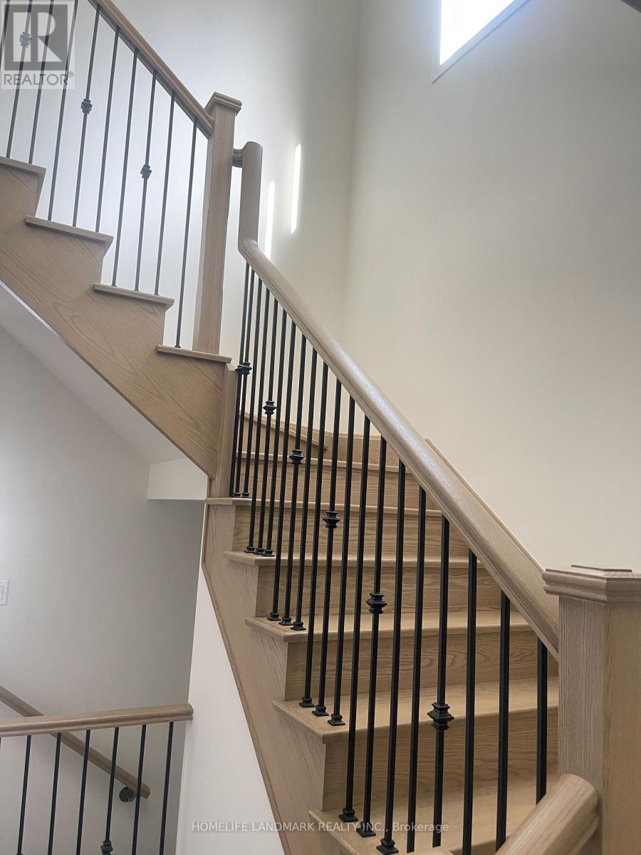 1017 Pisces Trail, Pickering, Ontario  L1X 0P7 - Photo 4 - E12877122