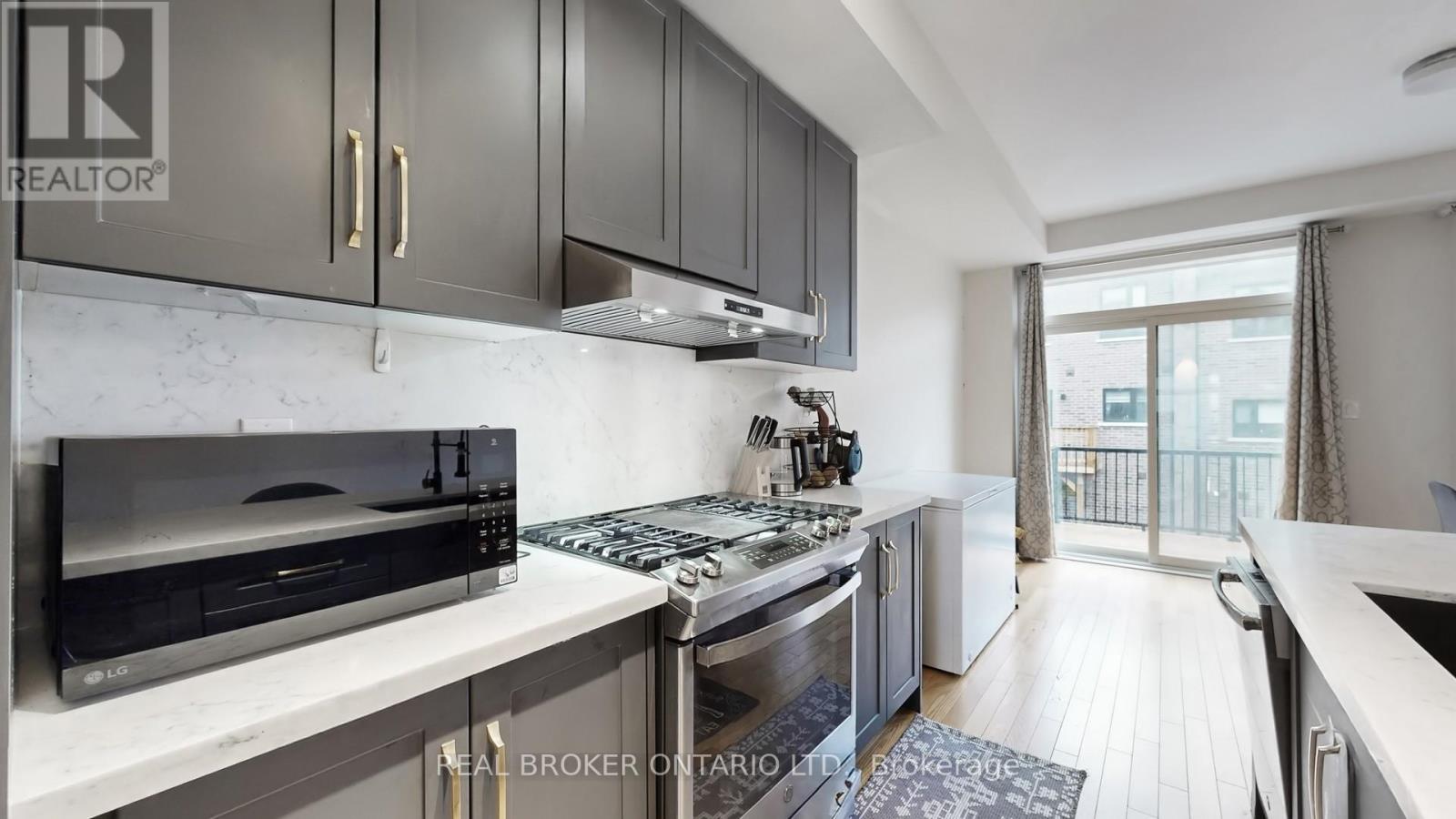 2508 Castlegate Crossing, Pickering (Duffin Heights), Ontario  L1X 0H8 - Photo 11 - E12877214