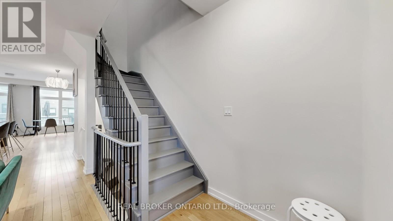 2508 Castlegate Crossing, Pickering (Duffin Heights), Ontario  L1X 0H8 - Photo 14 - E12877214