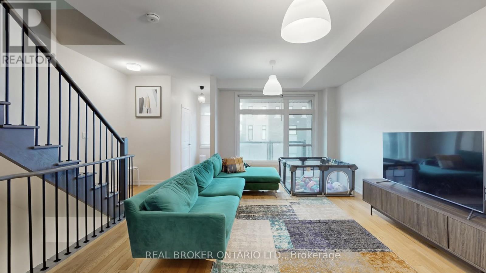 2508 Castlegate Crossing, Pickering (Duffin Heights), Ontario  L1X 0H8 - Photo 5 - E12877214