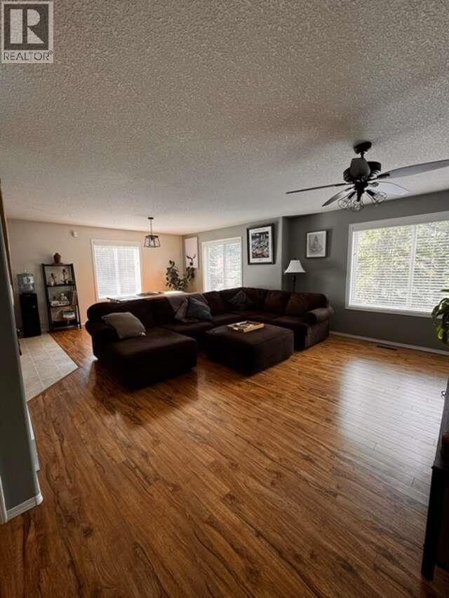 2095 Pass Creek Road, Castlegar, British Columbia  V1N 4T1 - Photo 11 - 10379218