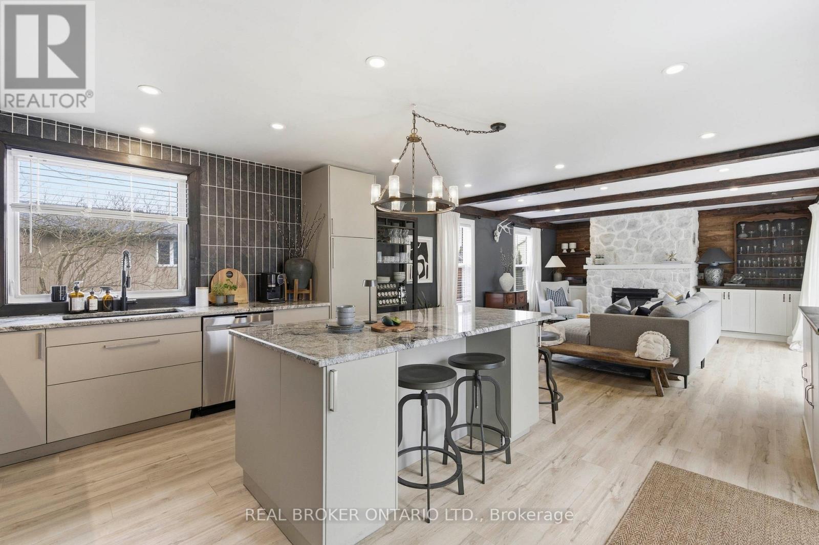 1043 Queens Bush Road, Wellesley, Ontario  N1B 2T0 - Photo 5 - X12872424