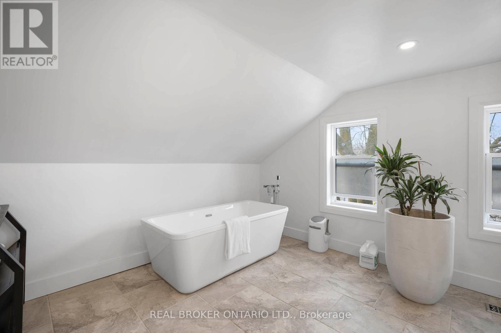 1043 Queens Bush Road, Wellesley, Ontario  N1B 2T0 - Photo 19 - X12872424