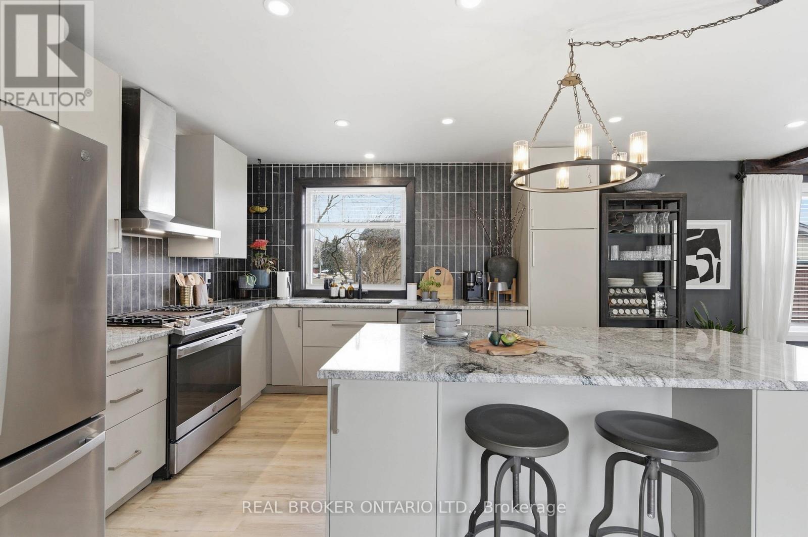 1043 Queens Bush Road, Wellesley, Ontario  N1B 2T0 - Photo 4 - X12872424