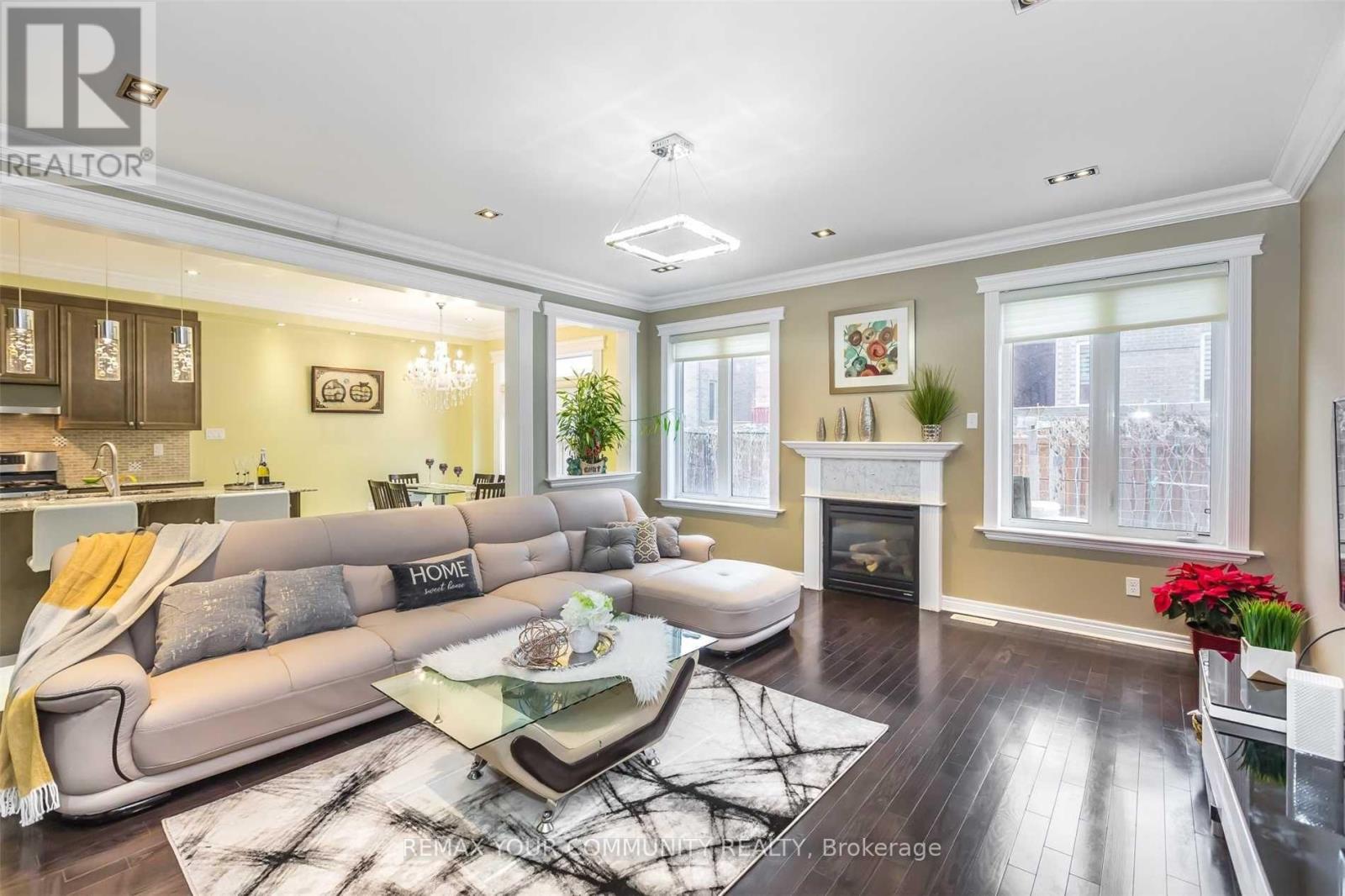 16 Foshan Avenue, Markham (Berczy), Ontario  L6C 0S1 - Photo 5 - N12877116