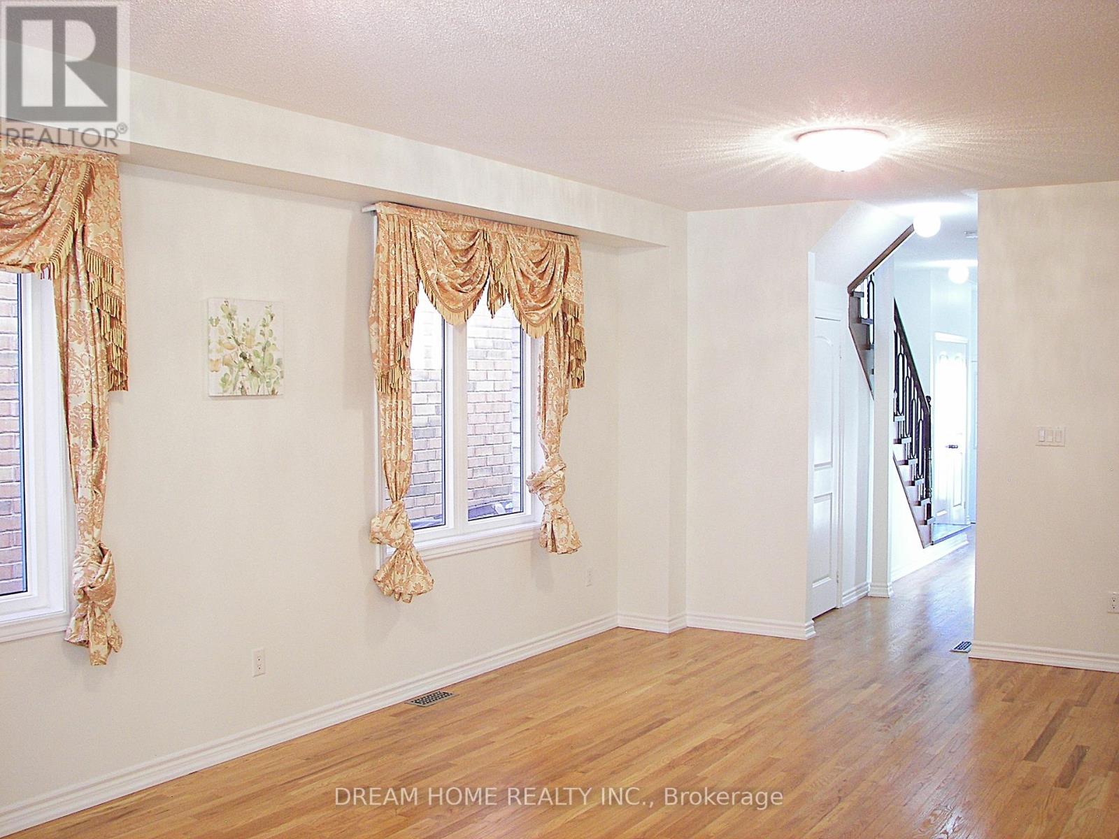 269 Helen Avenue, Markham, Ontario  L3R 1J9 - Photo 10 - N12877130