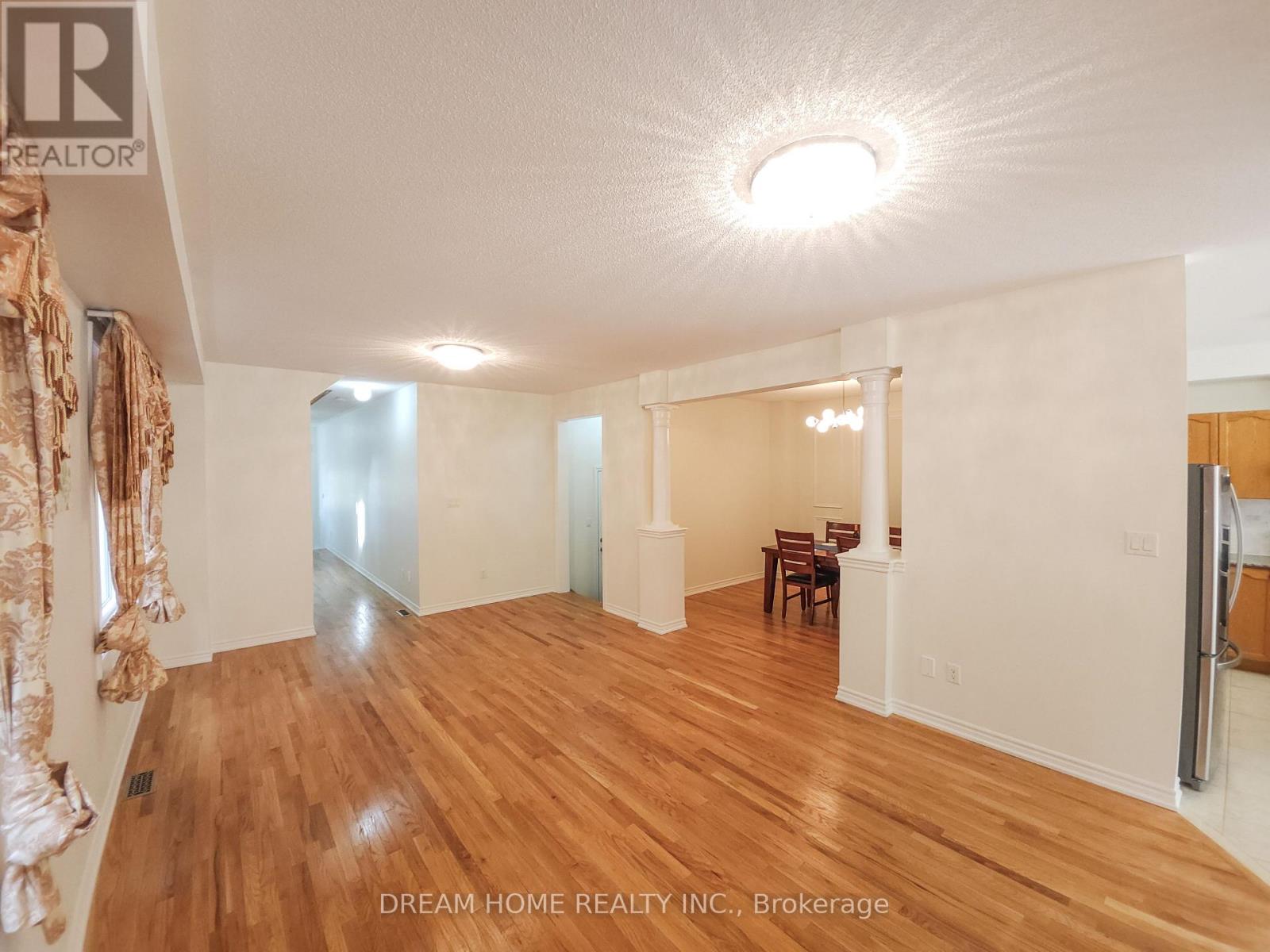 269 Helen Avenue, Markham, Ontario  L3R 1J9 - Photo 4 - N12877130