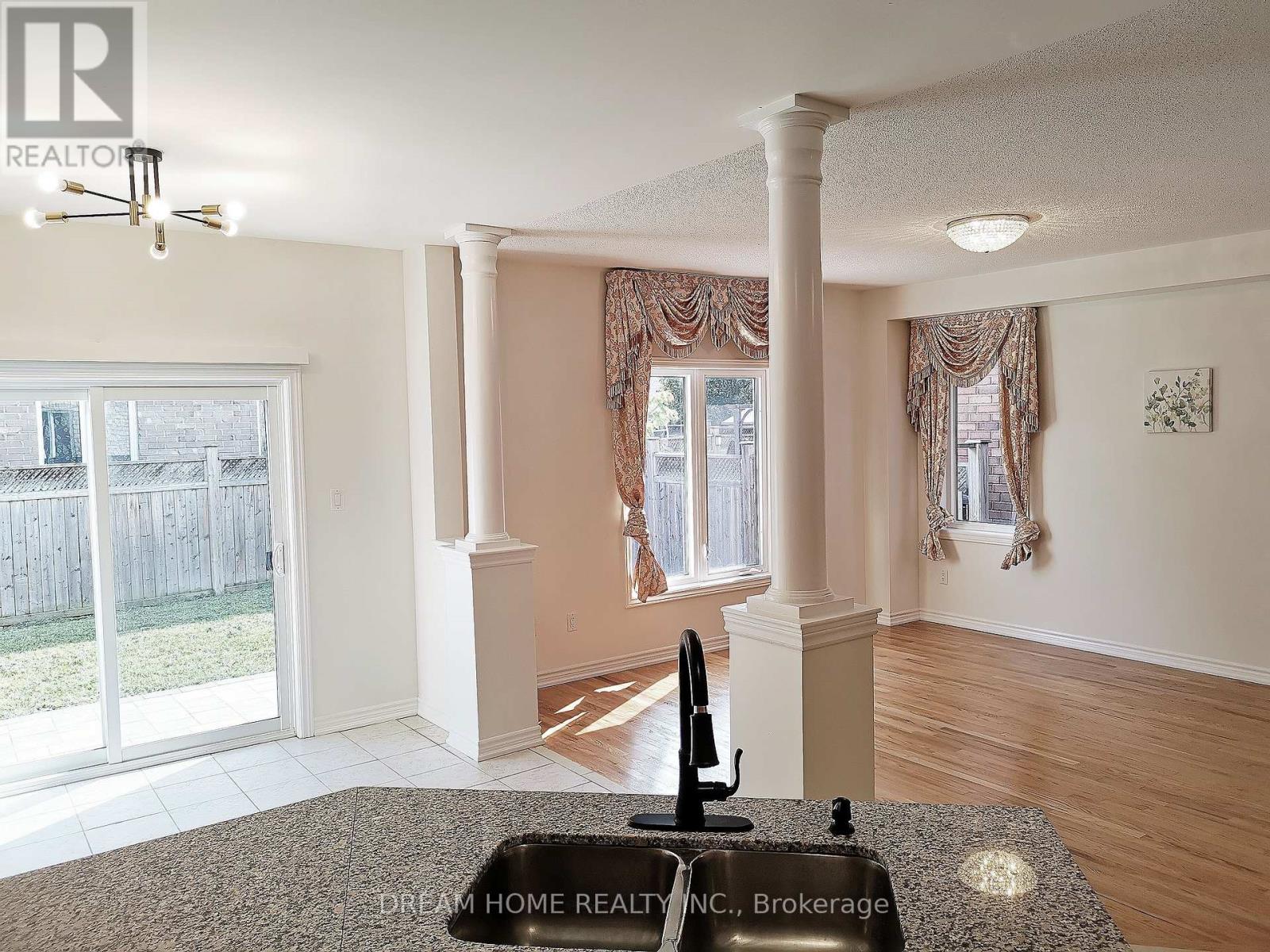 269 Helen Avenue, Markham, Ontario  L3R 1J9 - Photo 6 - N12877130