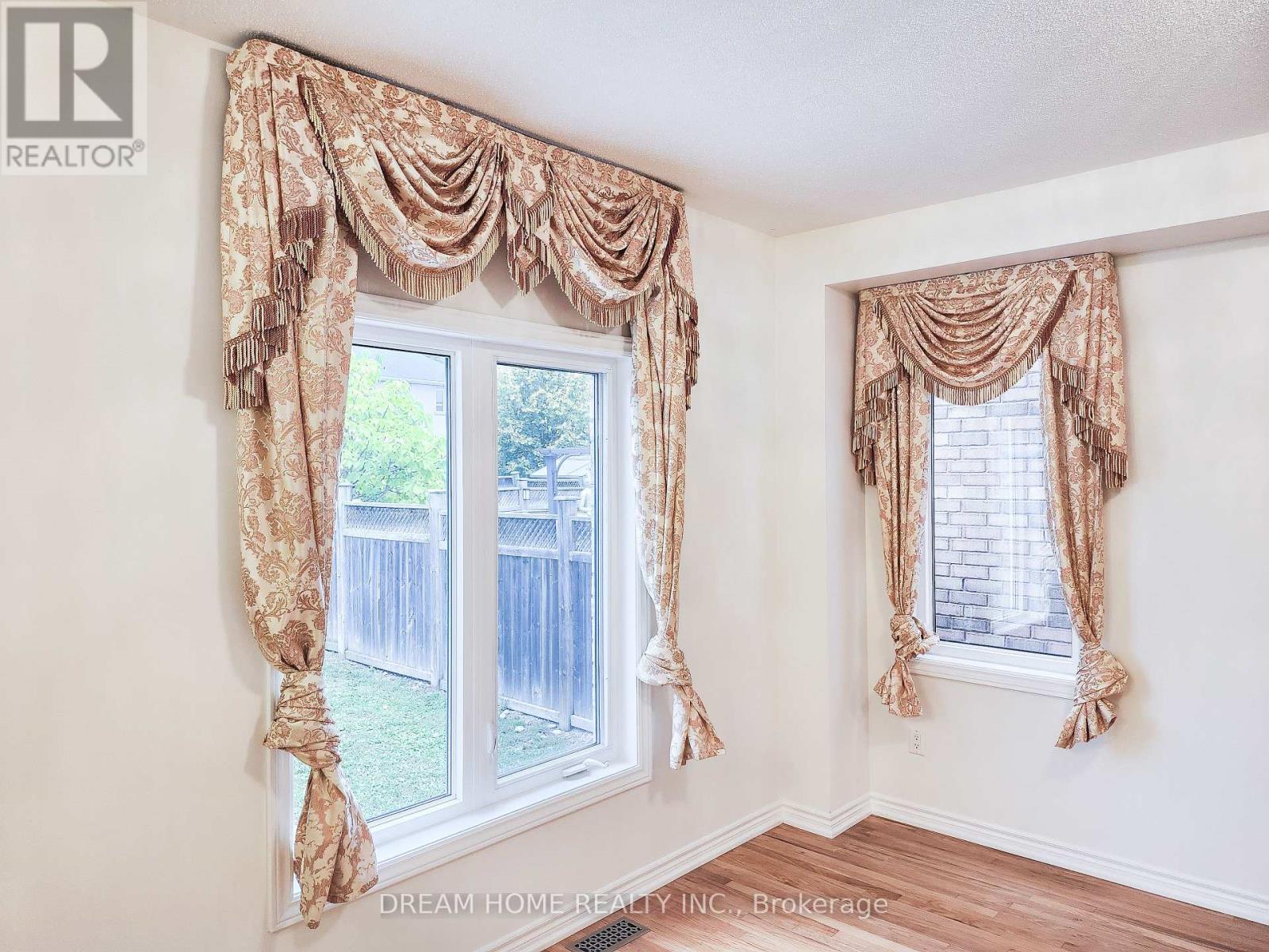 269 Helen Avenue, Markham, Ontario  L3R 1J9 - Photo 7 - N12877130