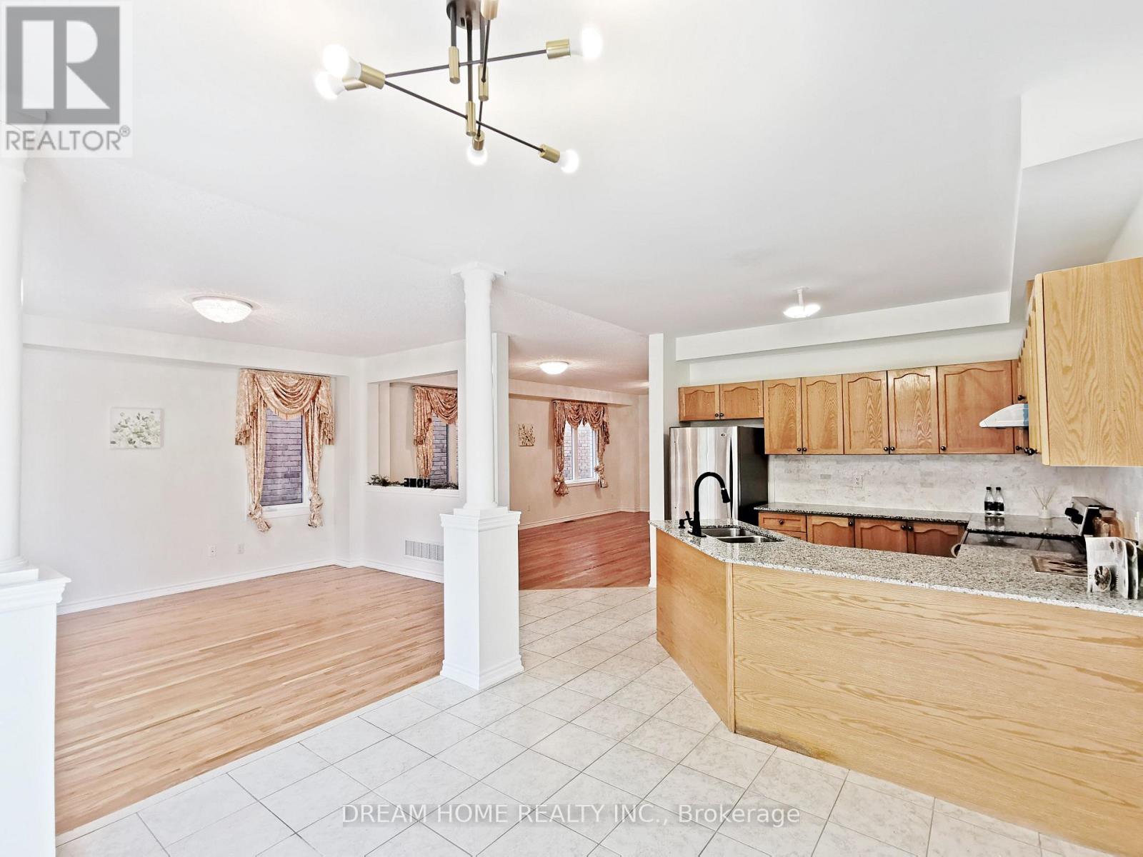 269 Helen Avenue, Markham, Ontario  L3R 1J9 - Photo 9 - N12877130