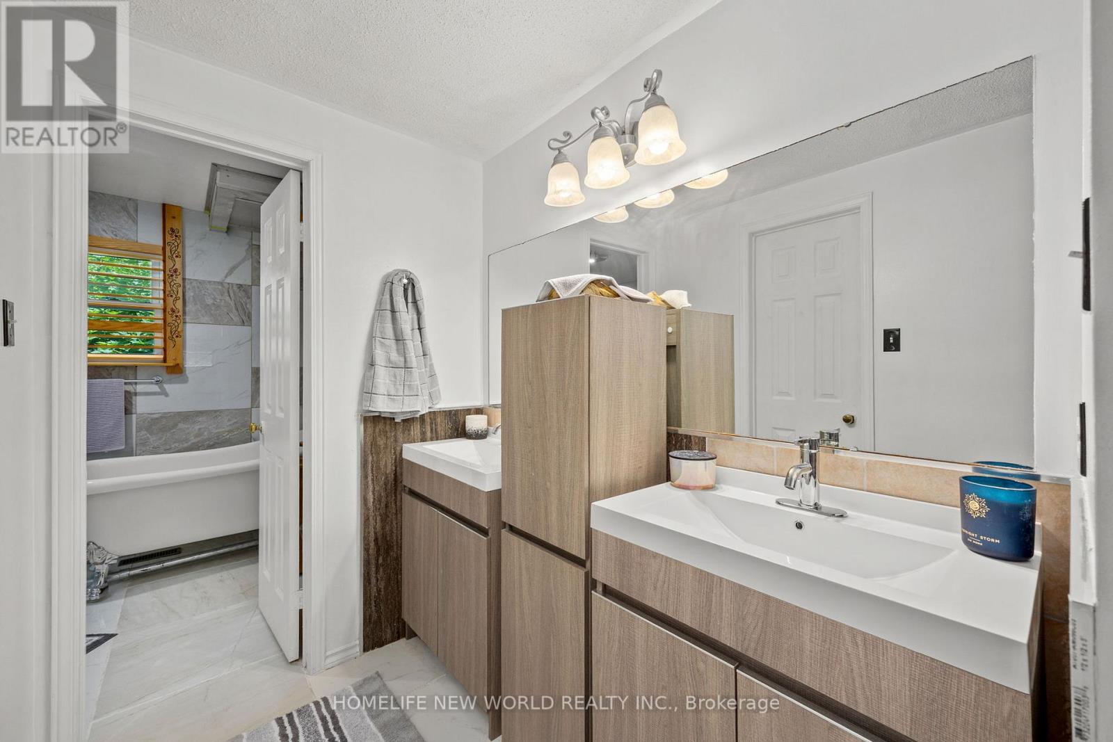 158 Murray Drive, Aurora (Aurora Highlands), Ontario  L4G 2C5 - Photo 22 - N12877138