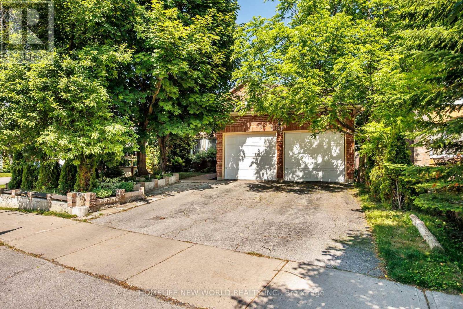 158 Murray Drive, Aurora (Aurora Highlands), Ontario  L4G 2C5 - Photo 3 - N12877138