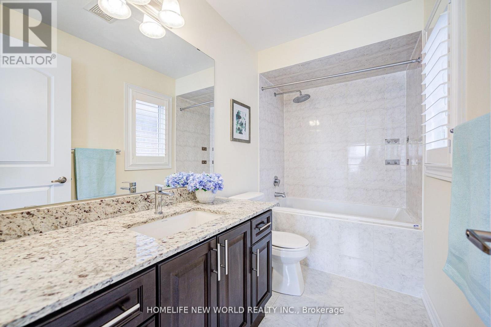 88 Roth Street, Aurora, Ontario  L4G 0W7 - Photo 18 - N12877202