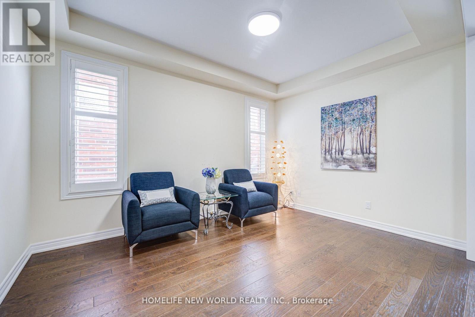 88 Roth Street, Aurora, Ontario  L4G 0W7 - Photo 4 - N12877202