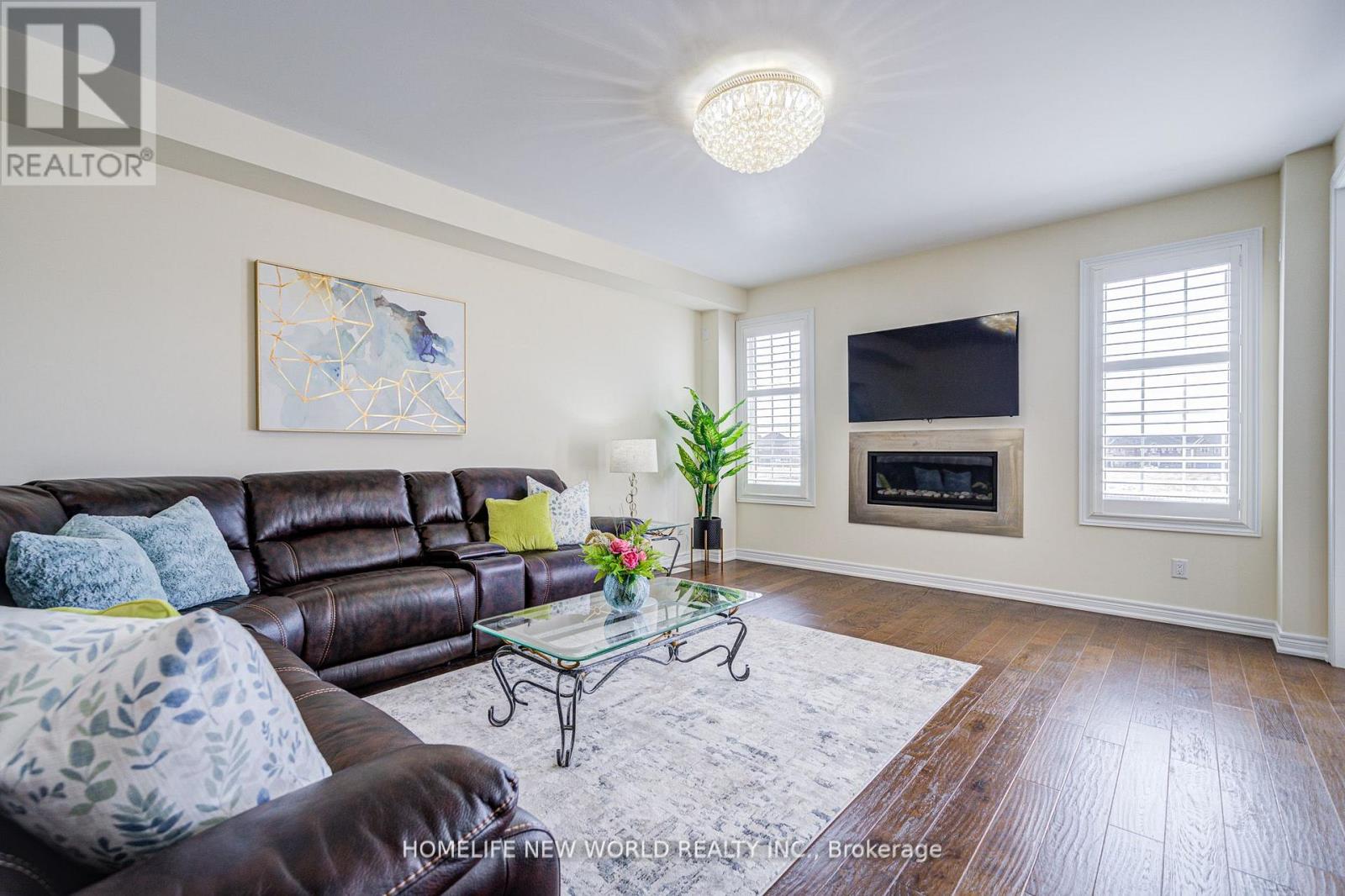 88 Roth Street, Aurora, Ontario  L4G 0W7 - Photo 6 - N12877202