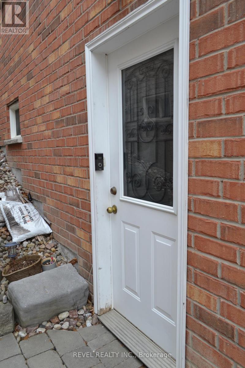 Bsmt - 251 Deerglen Terrace, Aurora (Aurora Grove), Ontario  L4G 6Y6 - Photo 4 - N12877208