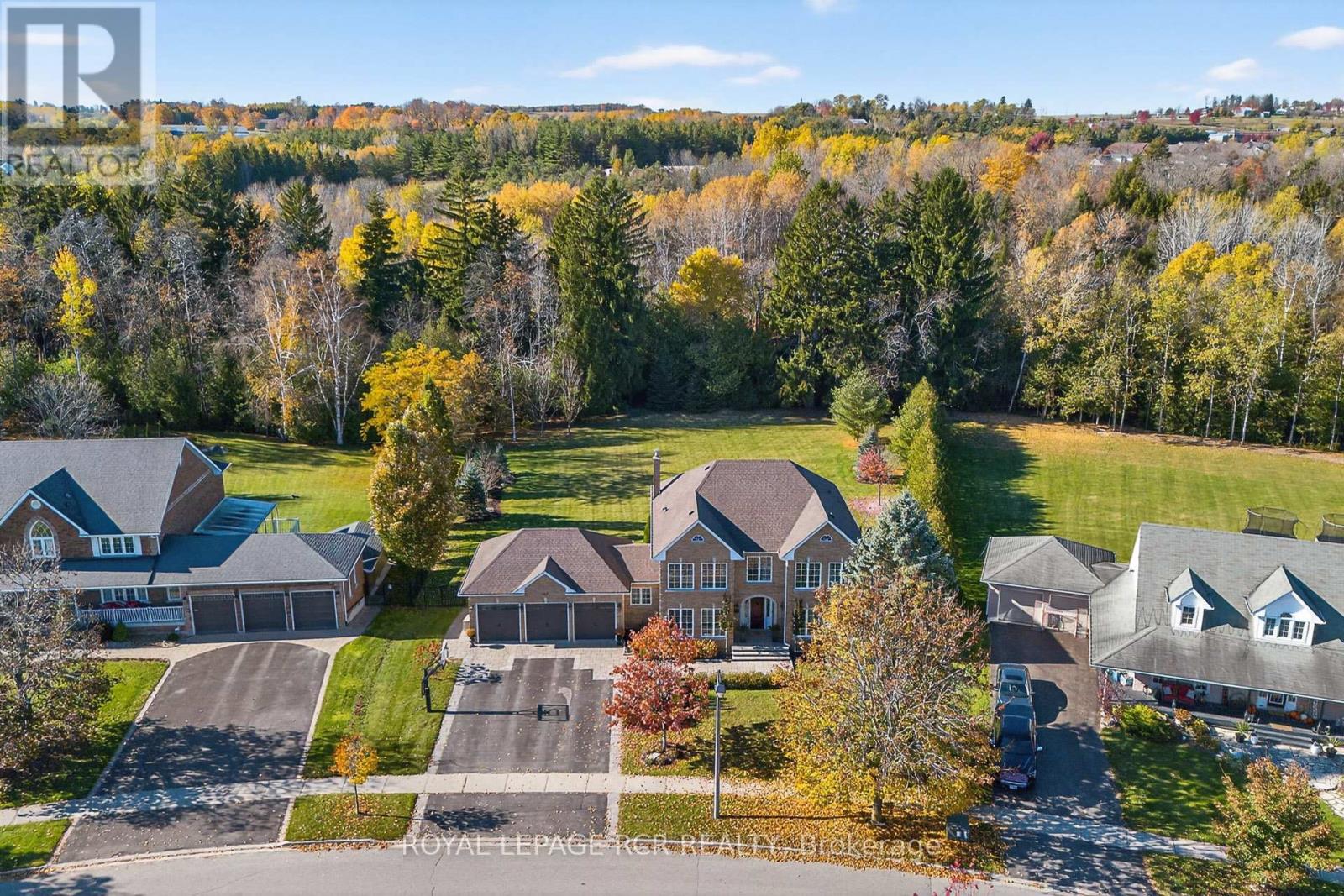 40 Campbell Drive, Uxbridge, Ontario  L9P 1R5 - Photo 3 - N12877212