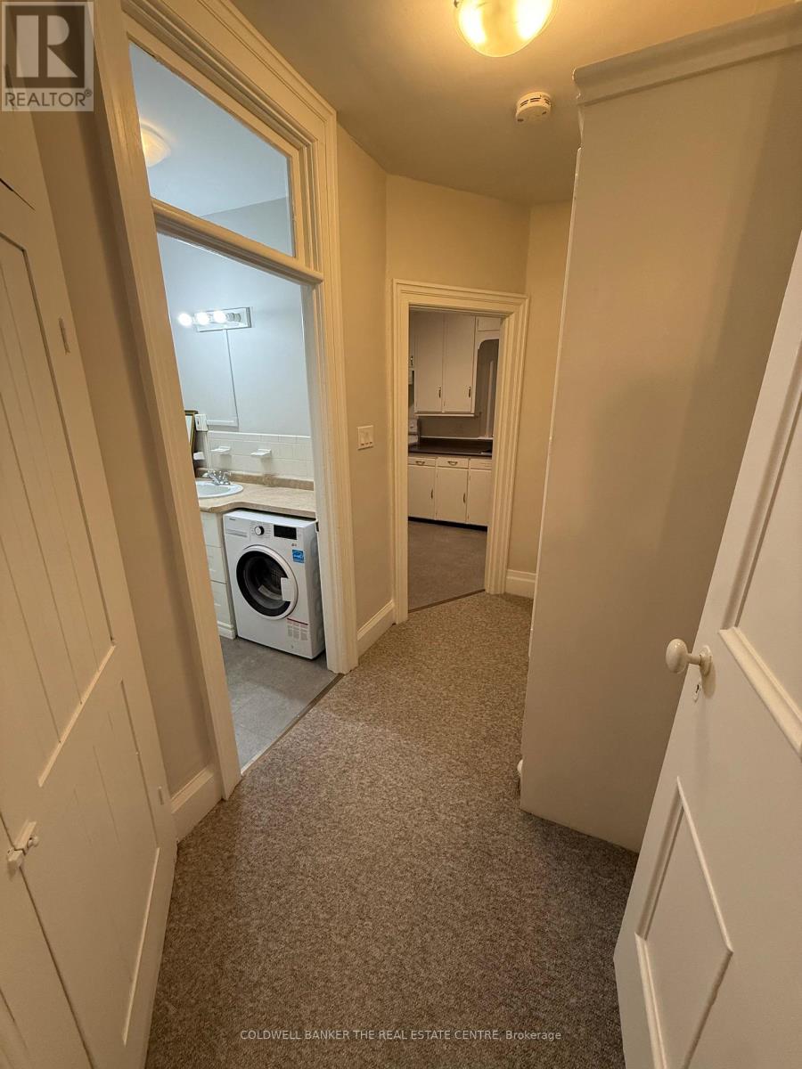 Upper - 59b Wellington Street E, Aurora (Aurora Village), Ontario  L4G 1H6 - Photo 14 - N12877222