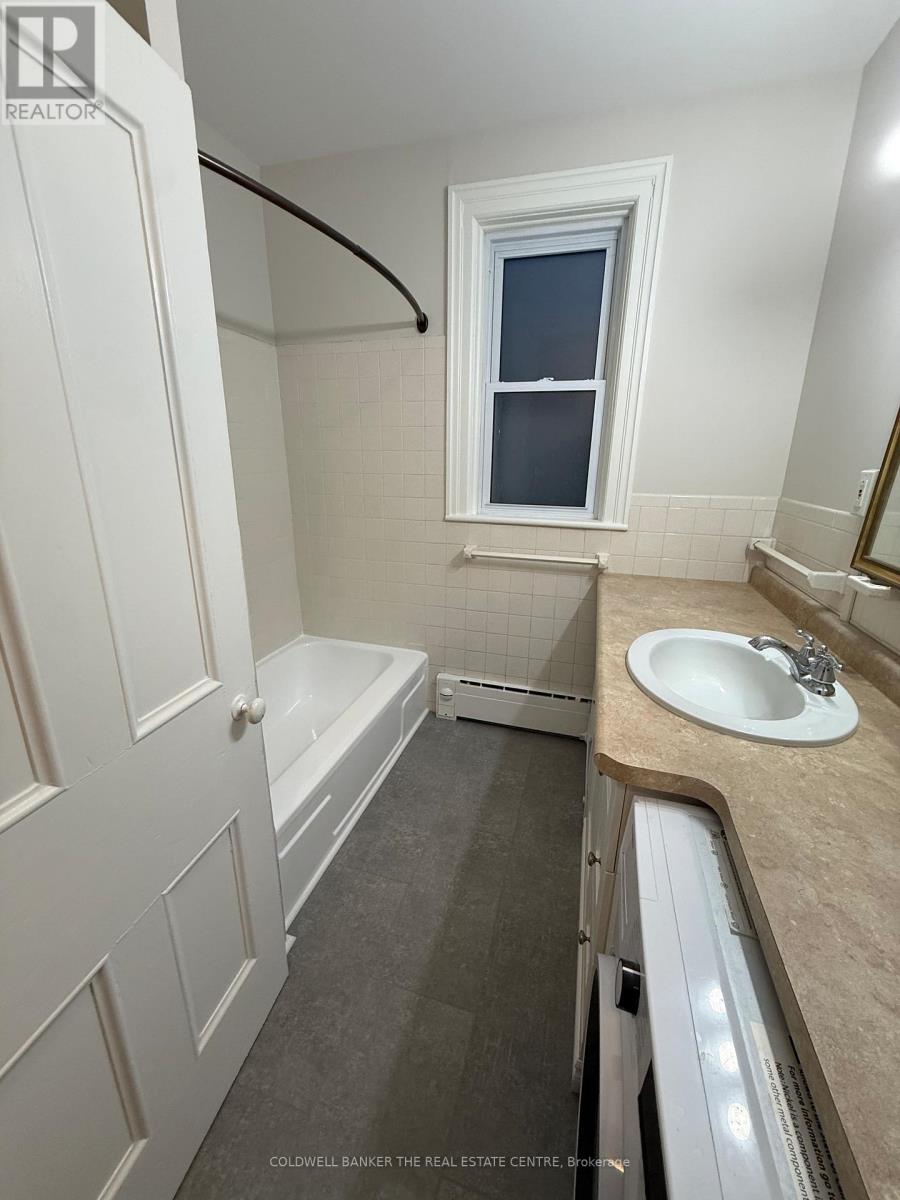 Upper - 59b Wellington Street E, Aurora (Aurora Village), Ontario  L4G 1H6 - Photo 15 - N12877222