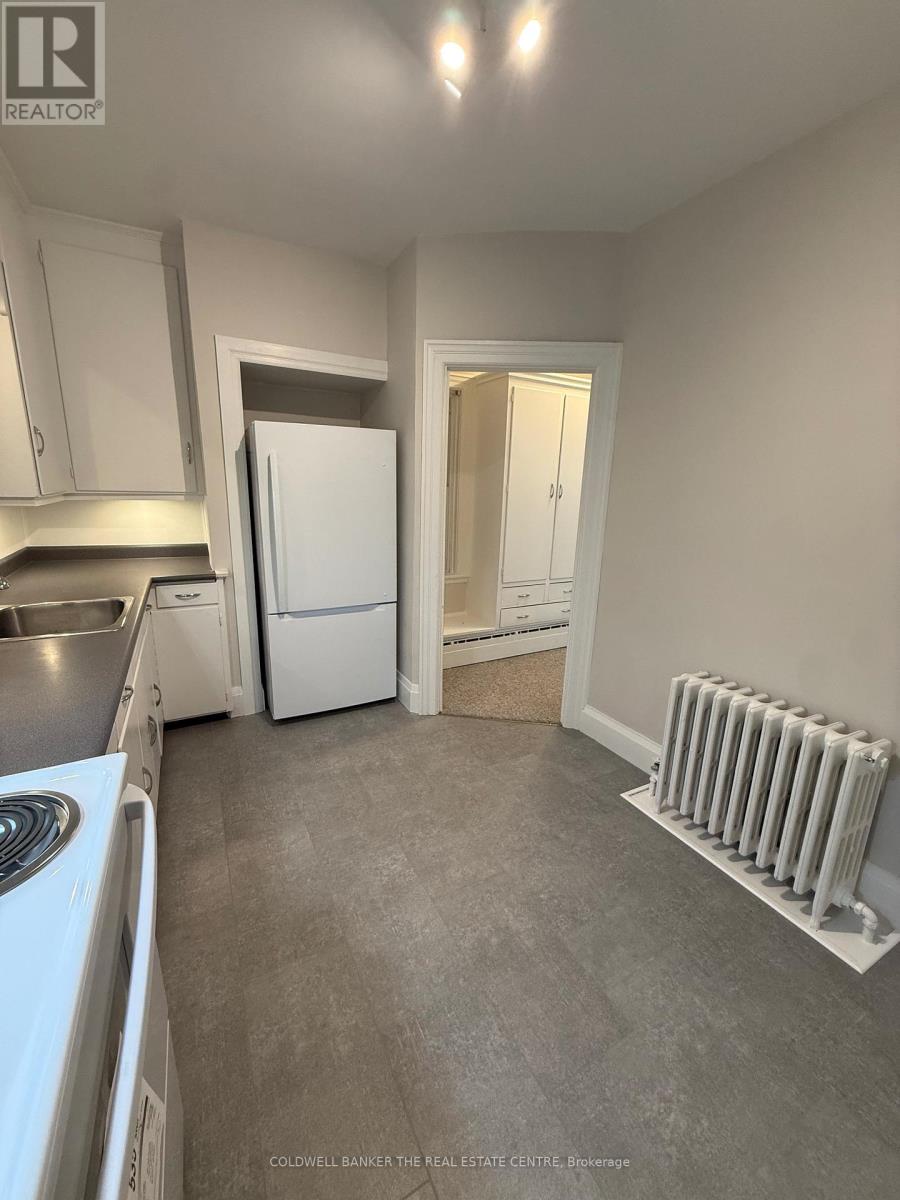 Upper - 59b Wellington Street E, Aurora (Aurora Village), Ontario  L4G 1H6 - Photo 8 - N12877222