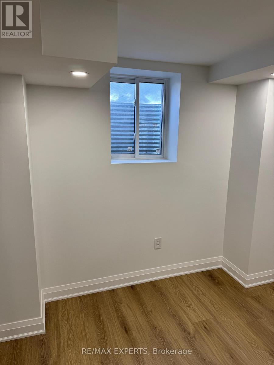 1279 Sweetfern Crescent, Milton (Cb Cobban), Ontario  L9E 1M1 - Photo 6 - W12877112