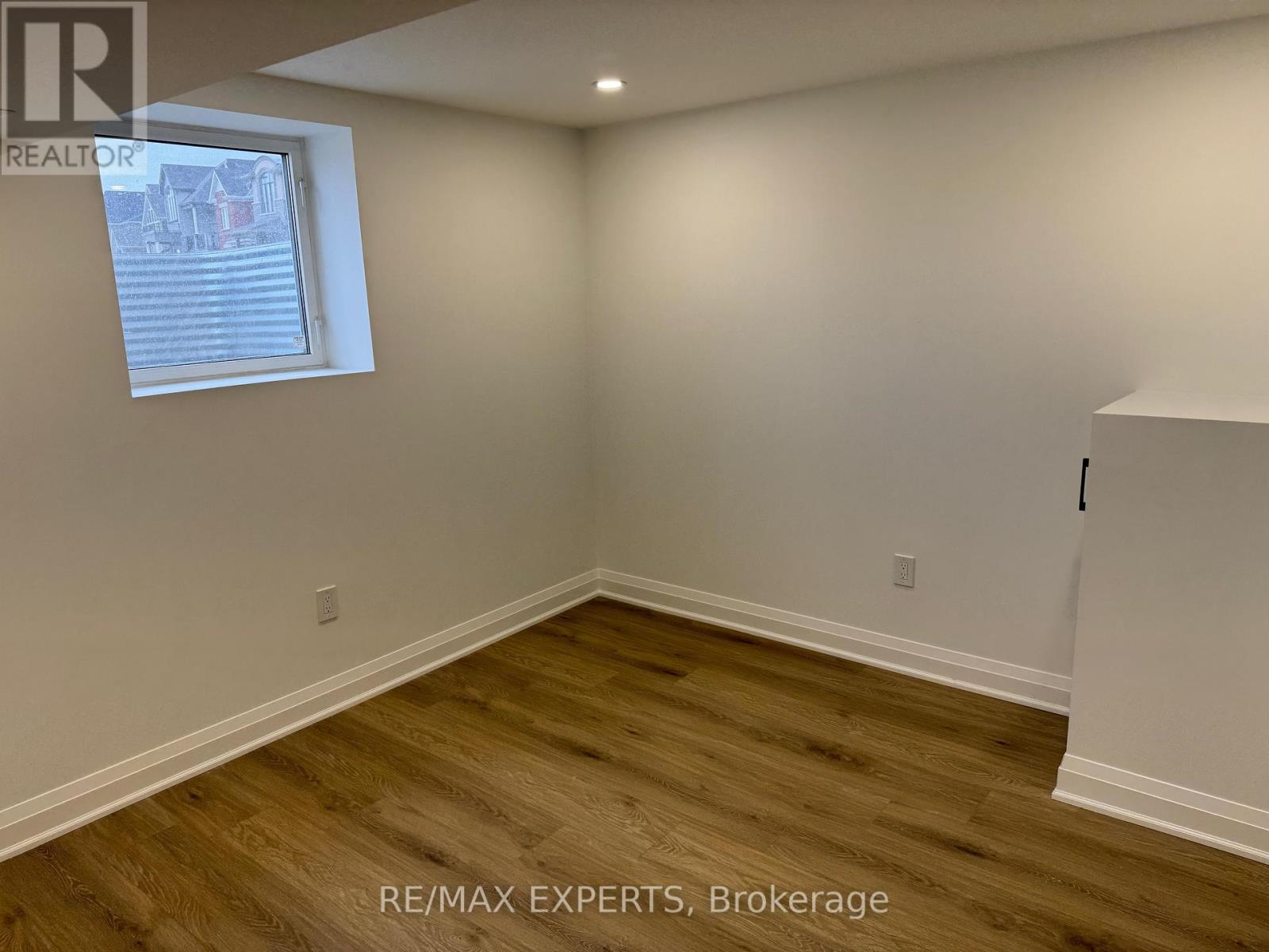 1279 Sweetfern Crescent, Milton (Cb Cobban), Ontario  L9E 1M1 - Photo 7 - W12877112