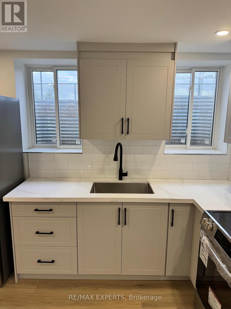 1279 Sweetfern Crescent, Milton (Cb Cobban), Ontario  L9E 1M1 - Photo 9 - W12877112