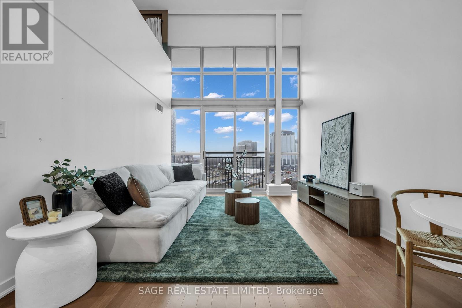 <div class="slider-price">$875,000</div><p>803 - 2 Fieldway Road, Toronto, Ontario</p>