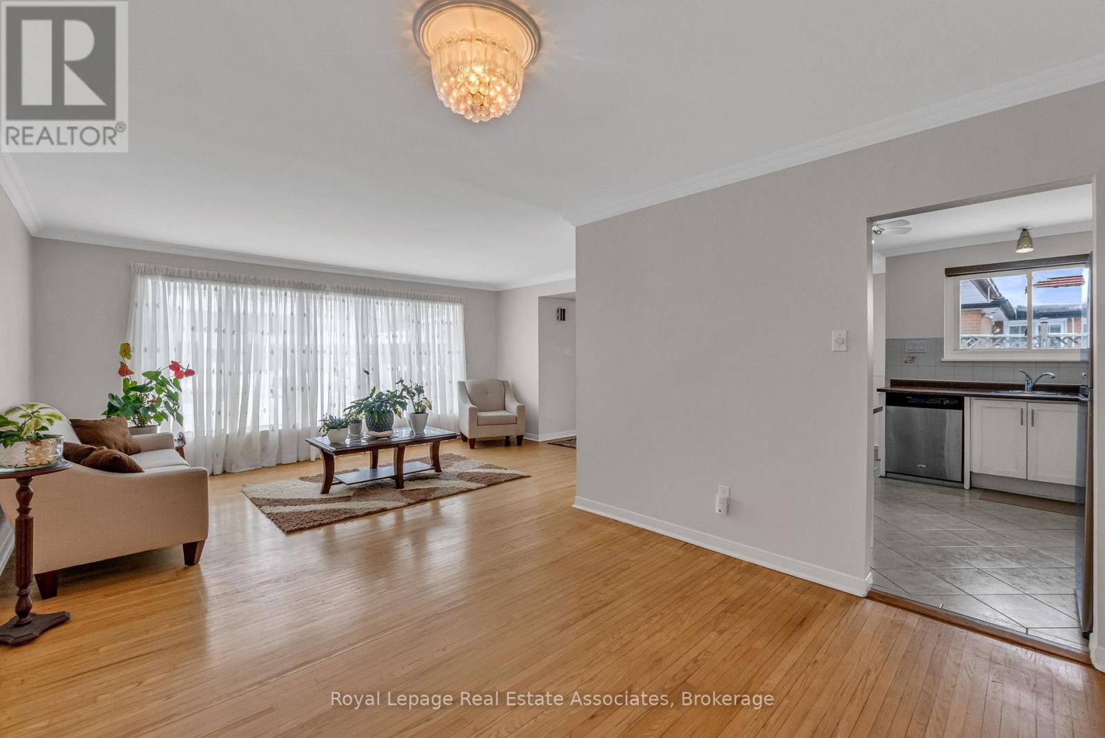 56 Brookland Drive, Brampton, Ontario  L6T 2M5 - Photo 9 - W12877210