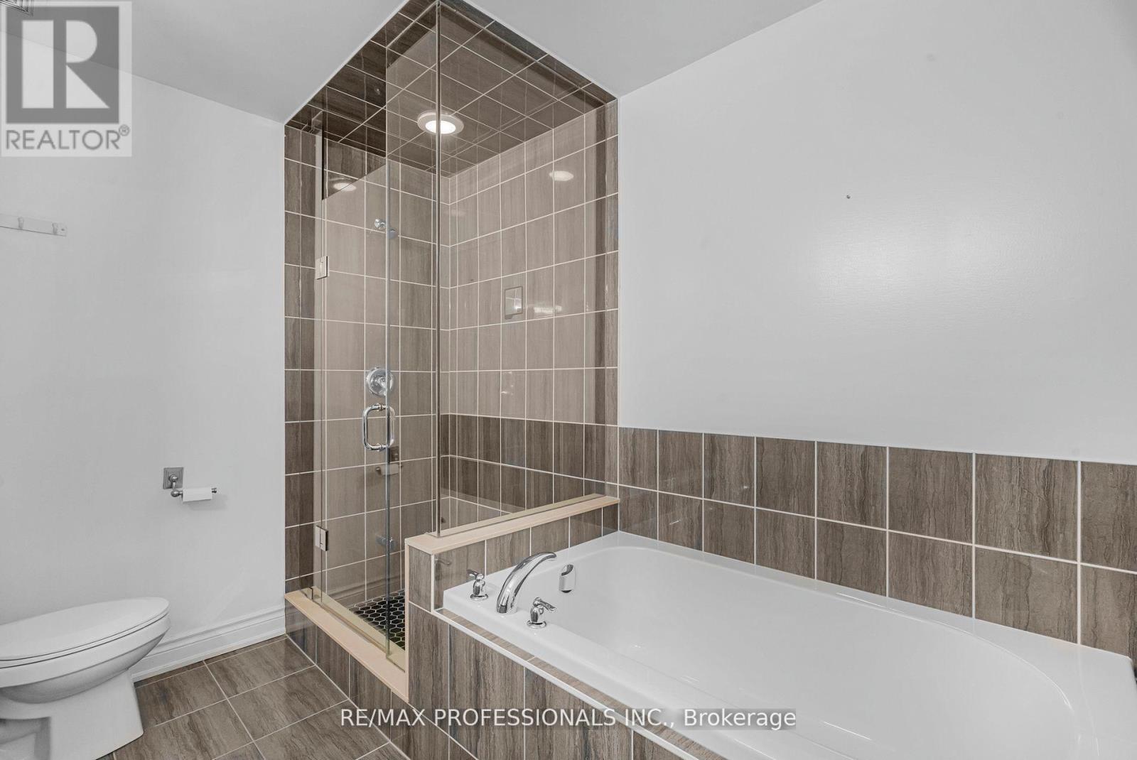 74 Dryden Way, Toronto (Willowridge-Martingrove-Richview), Ontario  M9R 0B2 - Photo 12 - W12877226