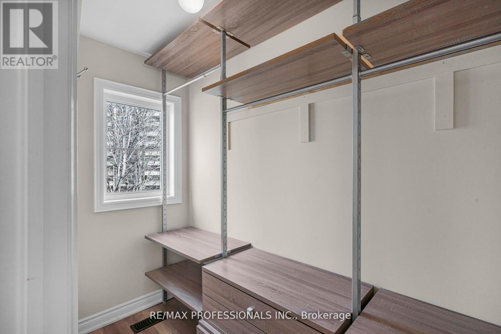 74 Dryden Way, Toronto (Willowridge-Martingrove-Richview), Ontario  M9R 0B2 - Photo 13 - W12877226