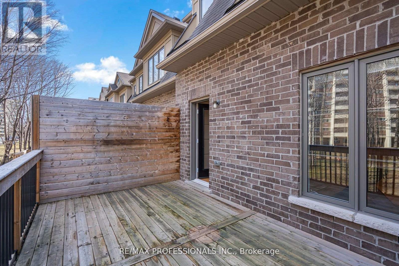 74 Dryden Way, Toronto (Willowridge-Martingrove-Richview), Ontario  M9R 0B2 - Photo 17 - W12877226