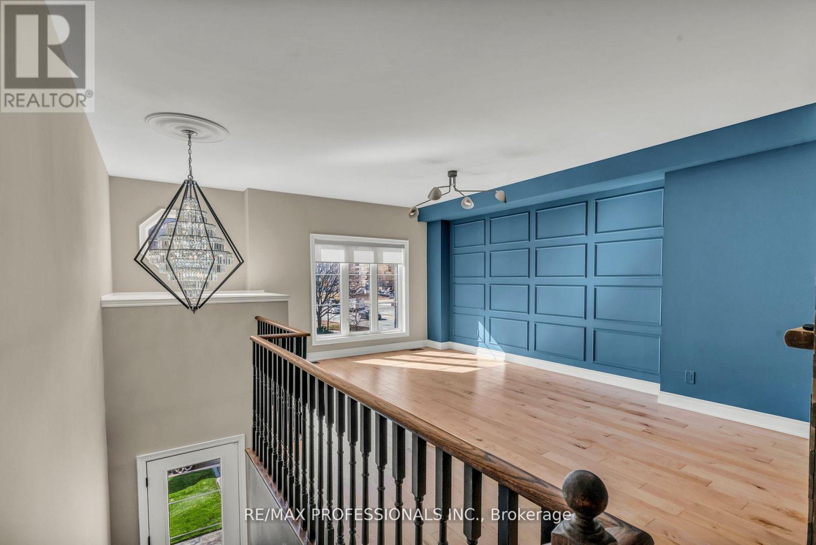 74 Dryden Way, Toronto (Willowridge-Martingrove-Richview), Ontario  M9R 0B2 - Photo 2 - W12877226