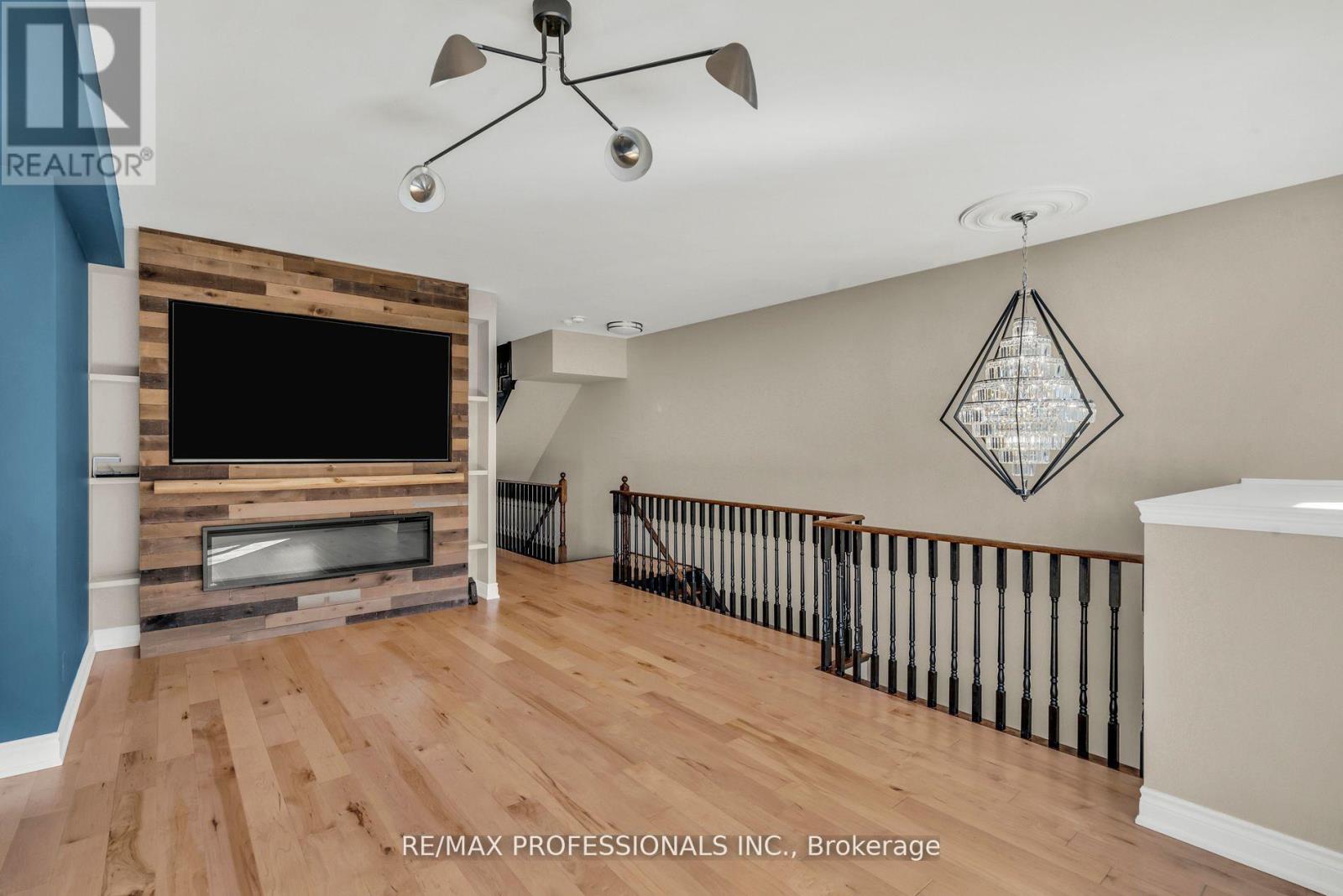 74 Dryden Way, Toronto (Willowridge-Martingrove-Richview), Ontario  M9R 0B2 - Photo 3 - W12877226