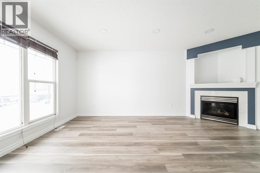 180 Grosbeak Way, Fort Mcmurray, Alberta  T9K 0L6 - Photo 3 - A2292071