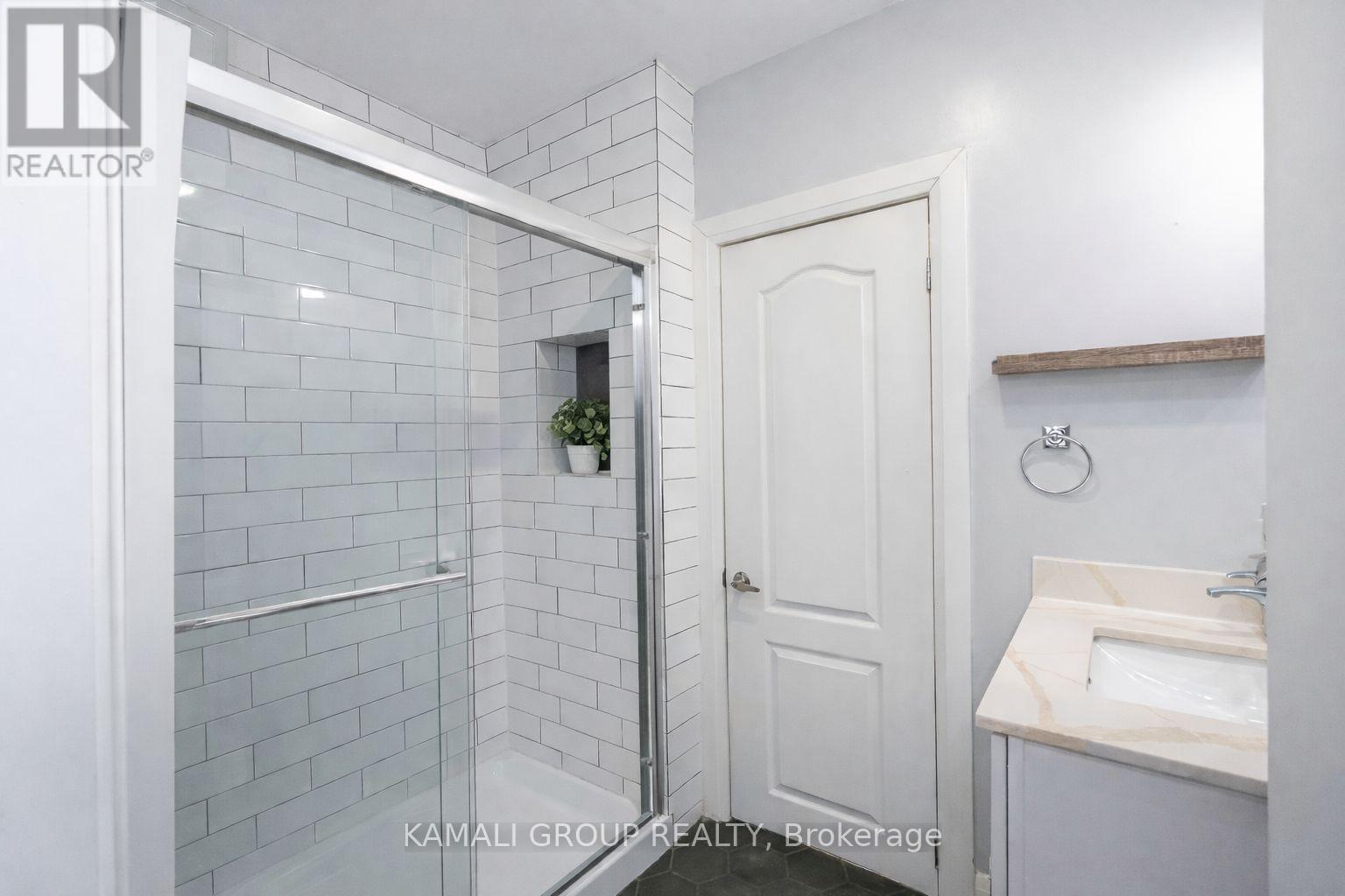 Unit 1 - 449 Kenilworth Avenue N, Hamilton, Ontario  L8H 4T5 - Photo 10 - X12863750