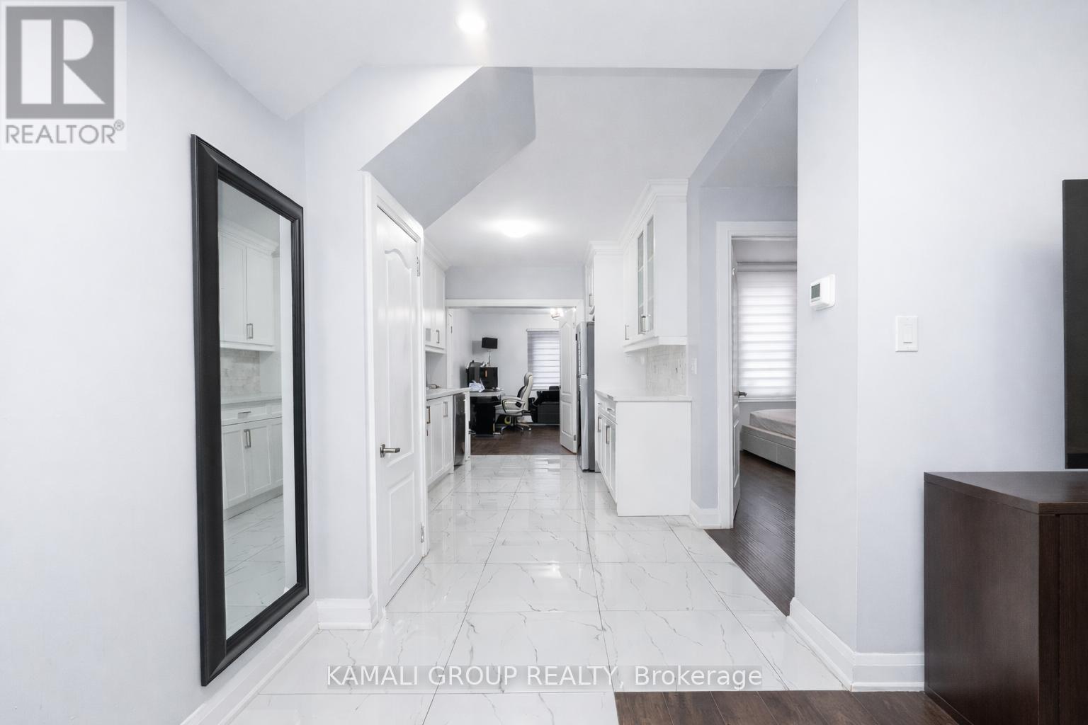 Unit 1 - 449 Kenilworth Avenue N, Hamilton, Ontario  L8H 4T5 - Photo 4 - X12863750