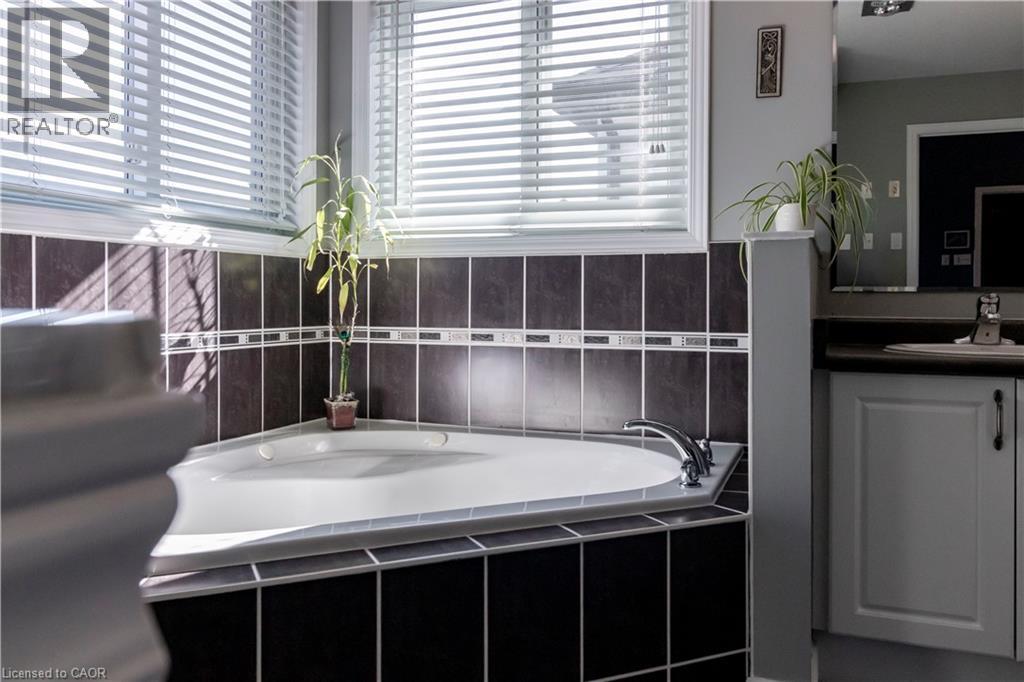 622 Doon South Drive, Kitchener, Ontario  N2P 2X4 - Photo 23 - 40810579