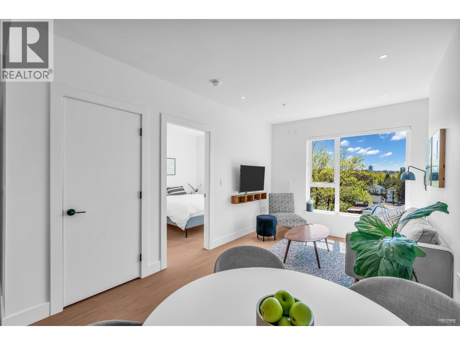 506 2235 E Broadway, Vancouver, British Columbia  V5N 0J5 - Photo 2 - R3094909