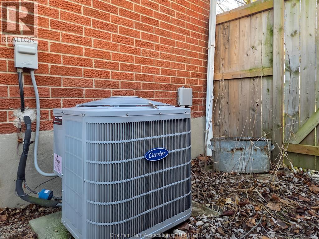 27 Blythewood Crescent, Chatham, Ontario  N7M 5N5 - Photo 13 - 26005088