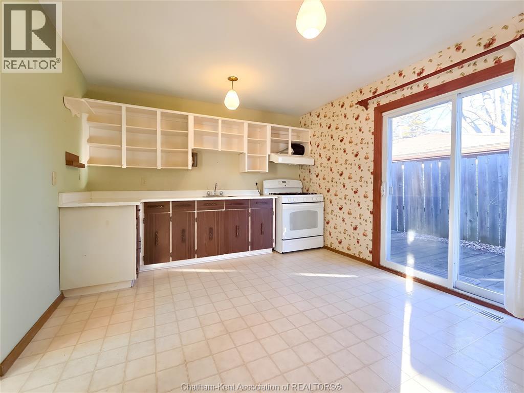 27 Blythewood Crescent, Chatham, Ontario  N7M 5N5 - Photo 17 - 26005088