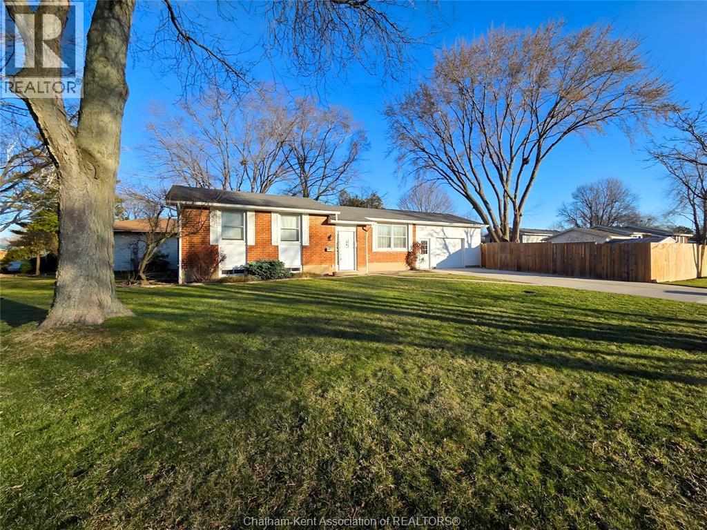 27 Blythewood Crescent, Chatham, Ontario  N7M 5N5 - Photo 5 - 26005088