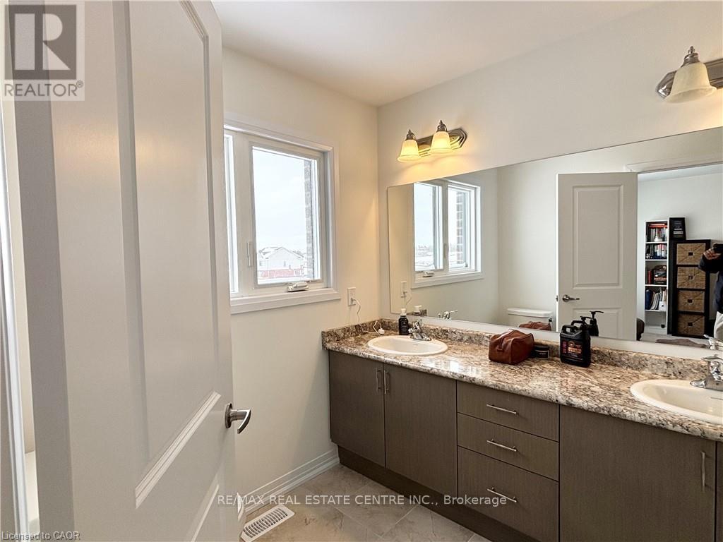 420 Newman Drive, Cambridge, Ontario  N1S 0E9 - Photo 16 - X12877198