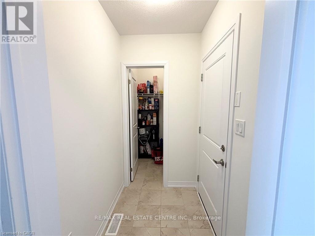 420 Newman Drive, Cambridge, Ontario  N1S 0E9 - Photo 9 - X12877198